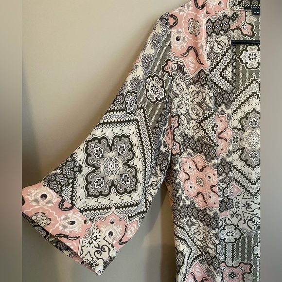 TAHARI Kimono / Cover Up 3/4 Sleeve Printed Open Front Size S/M - Picture 2 of 8